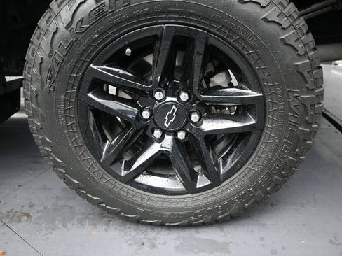 Used 2019 Chevrolet Silverado 1500 LT Trail Boss AWD/4WD image 10