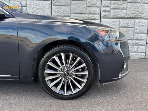Used 2018 Kia Cadenza Premium image 11