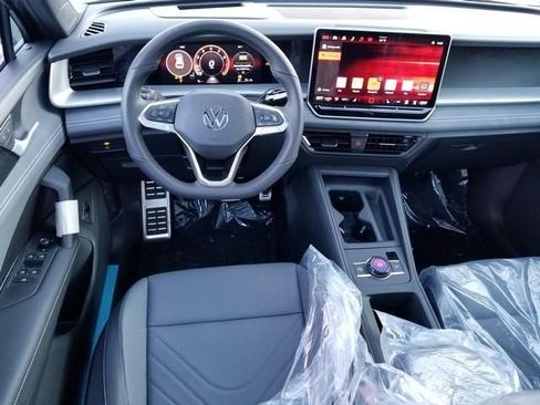 New 2026 Volkswagen Tiguan SE R-Line AWD/4WD image 11