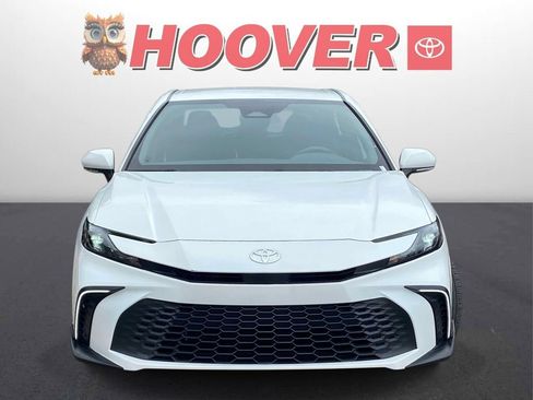 Used 2025 Toyota Camry SE FWD image 6