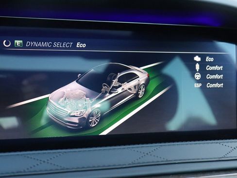 Used 2019 Mercedes-Benz S 560 Sedan w/ AMG Line Exterior image 59