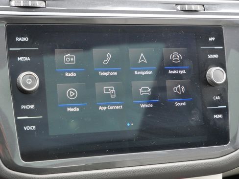 Certified 2023 Volkswagen Tiguan SE R-Line image 23