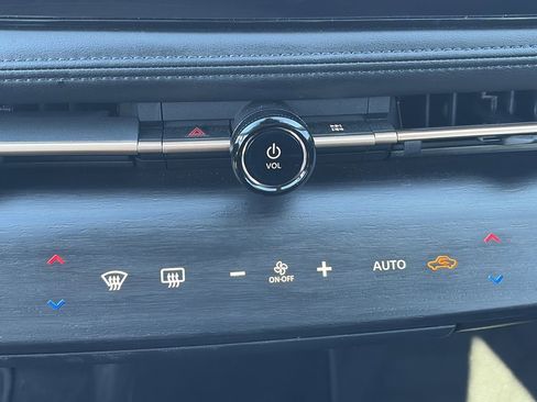 Certified 2023 Nissan Ariya AWD image 15