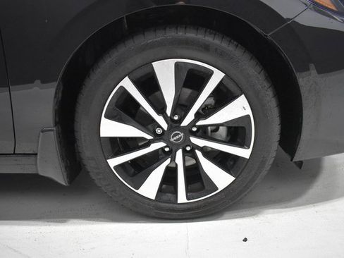 Certified 2025 Nissan Sentra SV w/ SV Premium Package image 8