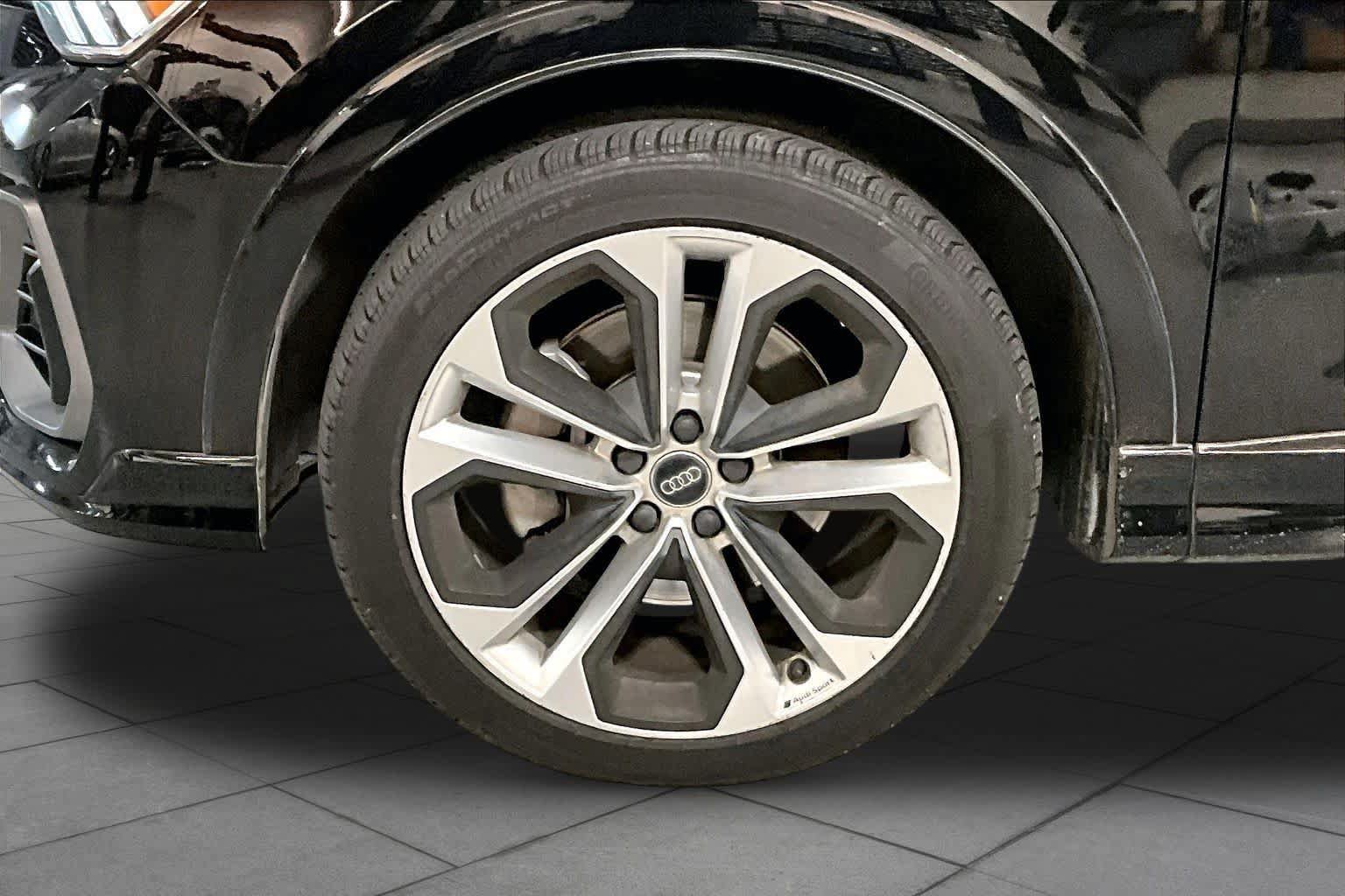 Used 2020 Audi Q3 2.0T Premium Plus w/ Premium Plus Package AWD/4WD image 11