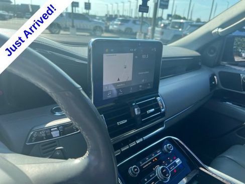 Used 2019 Lincoln Navigator L Select RWD image 17