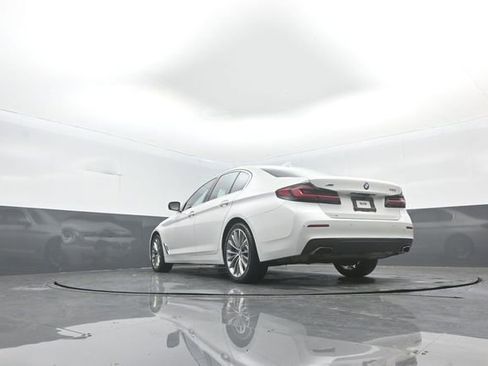 Used 2023 BMW 530i xDrive w/ Premium Package image 28