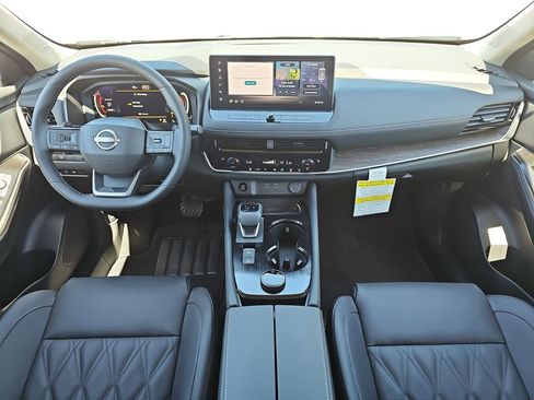 New 2026 Nissan Rogue Platinum AWD/4WD image 9