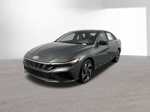 Used 2025 Hyundai Elantra Sport FWD image 33