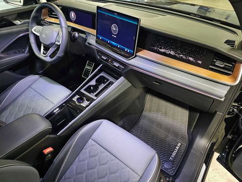 New 2026 Volkswagen Tiguan SEL R-Line image 11