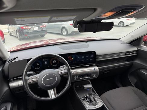 Used 2025 Hyundai Kona SEL image 33