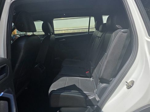 Used 2021 Volkswagen Tiguan SE R-Line image 28