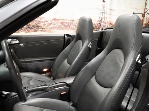 Used 2006 Porsche 911 Cabriolet image 12