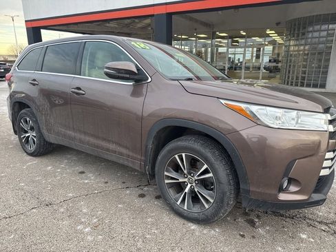 Used 2018 Toyota Highlander Plus image 3