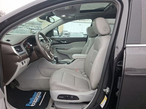 Used 2017 GMC Acadia SLT image 13