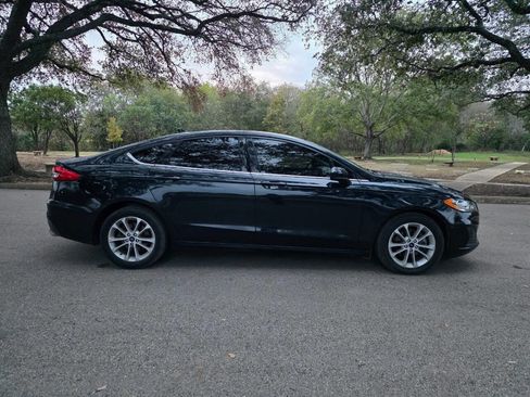 Used 2020 Ford Fusion SE image 5
