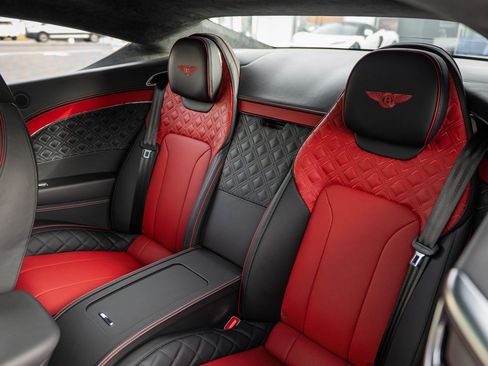 Used 2022 Bentley Continental GT image 35
