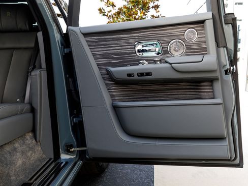 Certified 2023 Rolls-Royce Phantom Sedan w/ The Phantom Package image 38