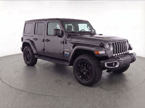 Used 2021 Jeep Wrangler Unlimited Sahara w/ Cold Weather Group image 2