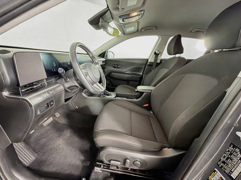 Used 2025 Hyundai Kona SEL AWD/4WD image 12