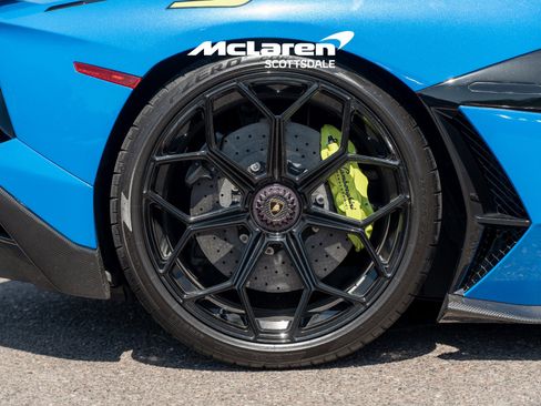 Used 2021 Lamborghini Aventador SVJ AWD/4WD image 40