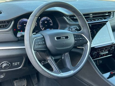 Used 2023 Jeep Grand Cherokee L Laredo AWD/4WD image 2