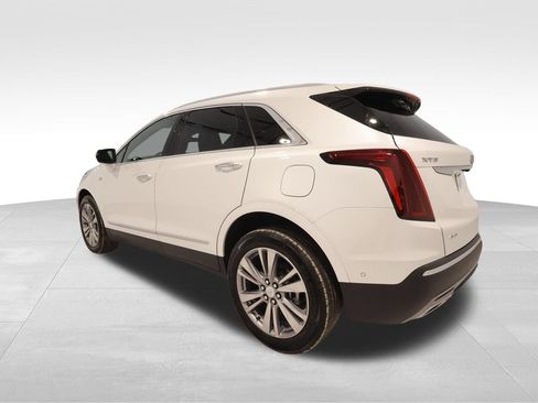 Certified 2025 Cadillac XT5 Premium Luxury w/ Technology Package AWD/4WD image 2