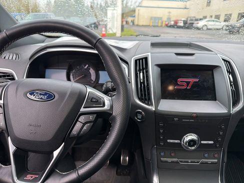 Used 2020 Ford Edge ST w/ Equipment Group 401A image 8