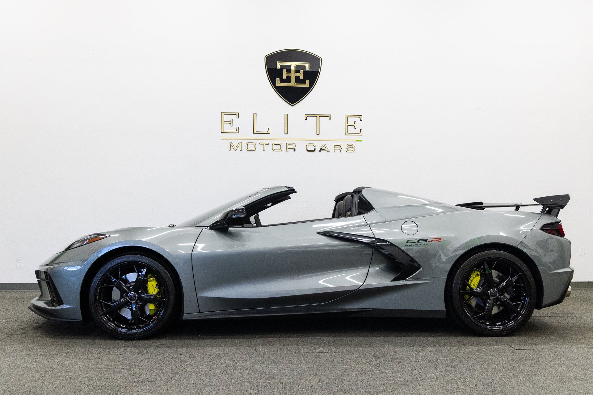Used 2022 Chevrolet Corvette Stingray Premium Conv RWD image 2
