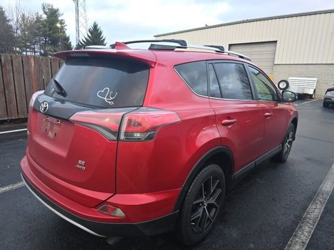 Used 2016 Toyota RAV4 SE image 8