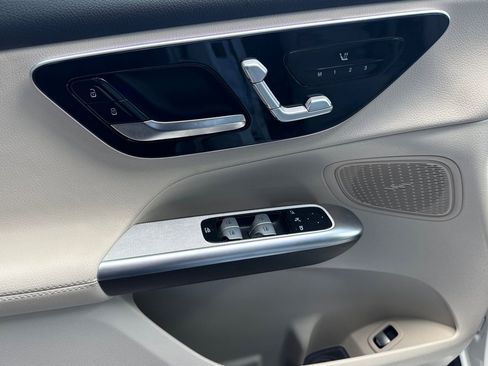 Certified 2026 Mercedes-Benz GLC 300 image 11