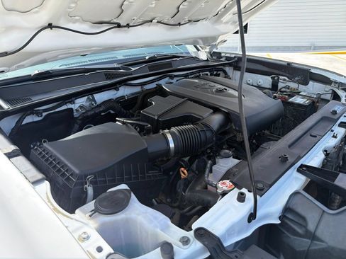 Used 2019 Toyota Tacoma SR w/ SR Convenience Package AWD/4WD image 30