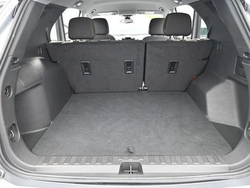 Used 2024 Chevrolet Equinox LT FWD image 12