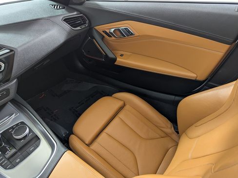 Used 2020 BMW Z4 sDrive30i w/ Premium Package image 11