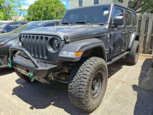 Used 2018 Jeep Wrangler Unlimited Sahara w/ Cold Weather Group AWD/4WD image 1