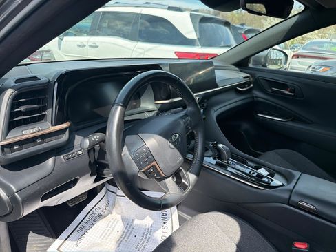 Used 2024 Toyota Crown AWD/4WD image 19