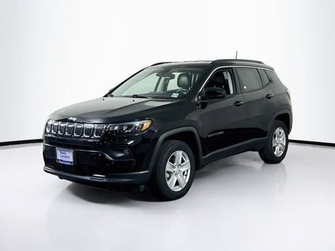 Used 2022 Jeep Compass Latitude AWD/4WD image 1