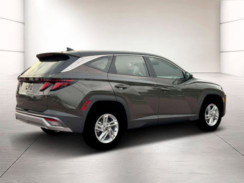 New 2026 Hyundai Tucson SE image 8