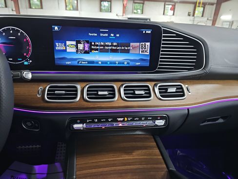 Certified 2025 Mercedes-Benz GLS 450 4MATIC image 22