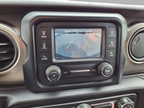 Used 2019 Jeep Wrangler Unlimited Sport S image 6