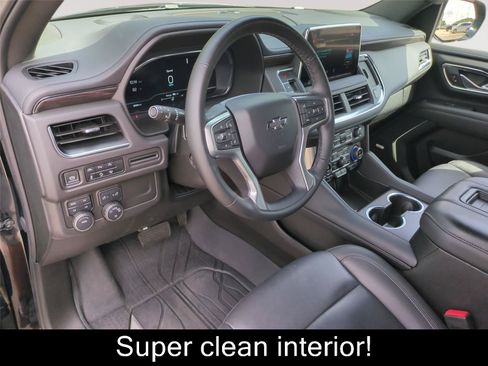 Used 2024 Chevrolet Tahoe Z71 w/ Luxury Package AWD/4WD image 4