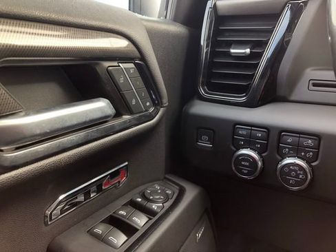 Used 2022 GMC Sierra 1500 AT4 w/ AT4 Preferred Package image 12
