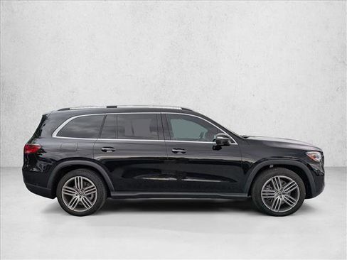 Used 2024 Mercedes-Benz GLS 450 4MATIC image 4