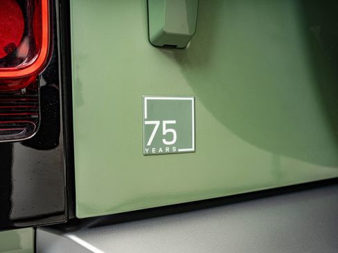 Used 2023 Land Rover Defender 110 75th Limited Edition AWD/4WD image 37