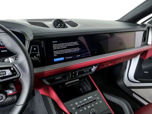 New 2026 Porsche Cayenne Coupe image 13