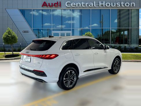 New 2025 Audi Q5 Premium image 8