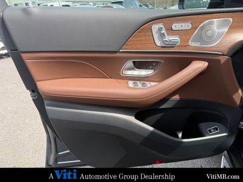 New 2026 Mercedes-Benz GLS 450 4MATIC image 11