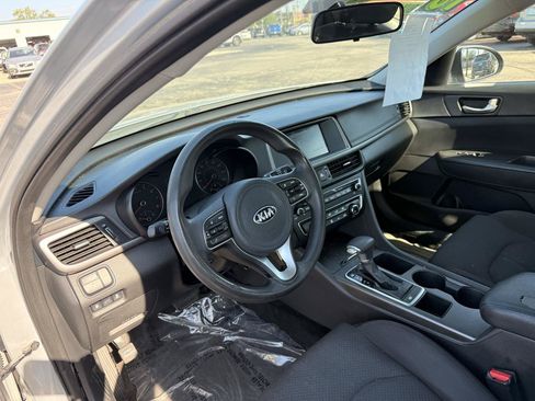 Used 2018 Kia Optima LX FWD image 9