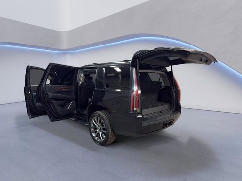 Used 2019 Cadillac Escalade Luxury w/ Escalade Sport Edition image 11