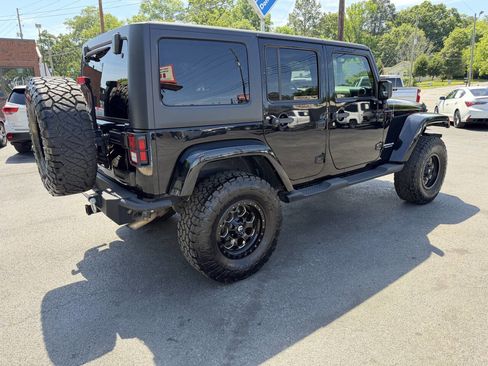 Used 2016 Jeep Wrangler Unlimited Sahara w/ Connectivity Group AWD/4WD image 5